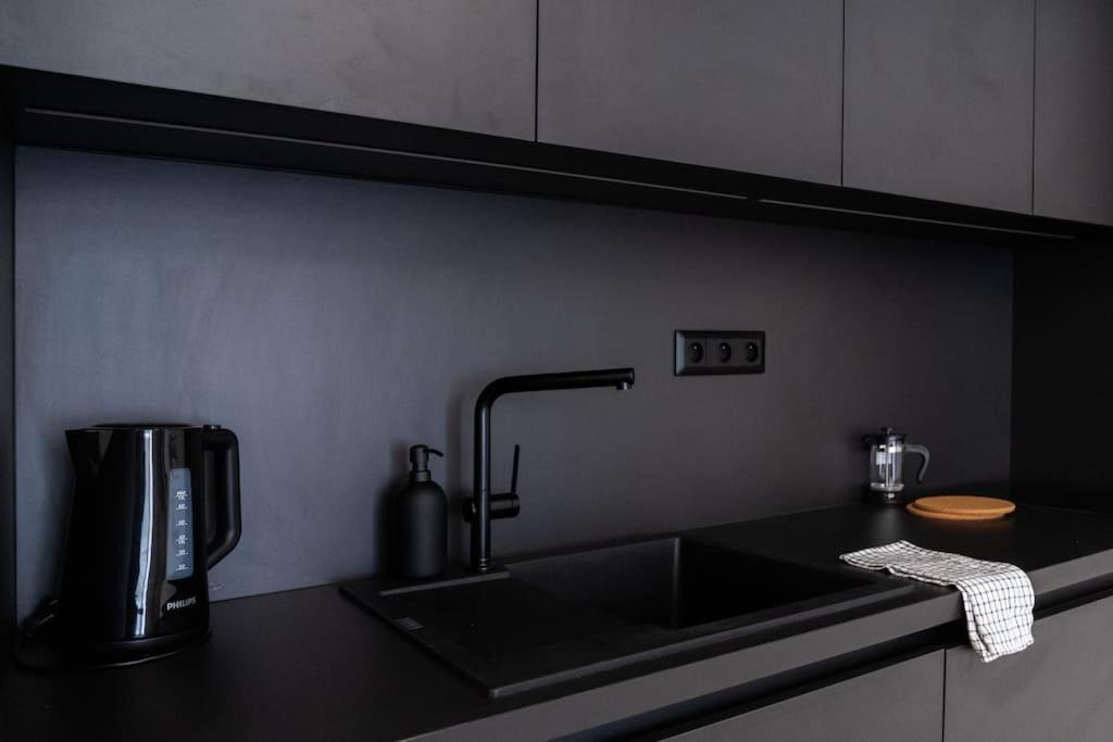 Parkside Harmony Apartment - Brünn  Kültér fotó