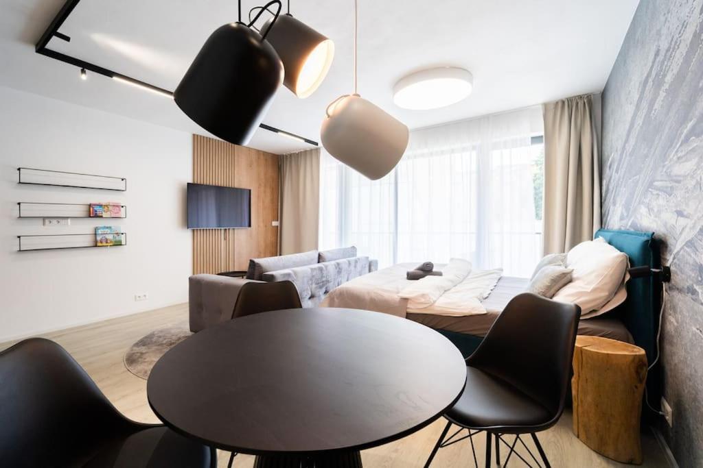 Parkside Harmony Apartment - Brünn  Kültér fotó