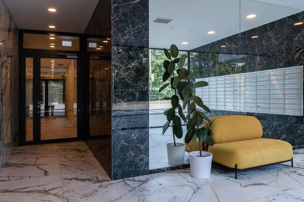 Parkside Harmony Apartment - Brünn  Kültér fotó